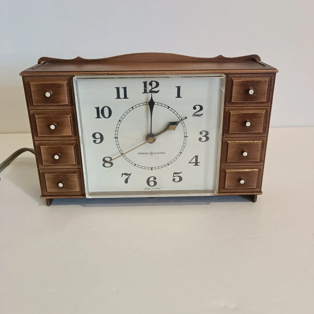 Vtg GE Hanging Electric Wall Clock Model #2129 Chest of Drawers, Tested‎ Works